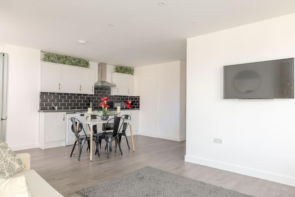 Vertigo Boutique Sleeps 4 London Kingston upon Thames  Bagian luar foto
