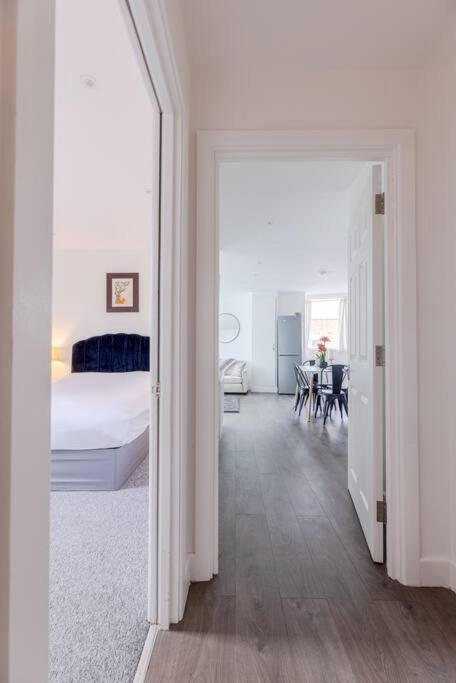 Vertigo Boutique Sleeps 4 London Kingston upon Thames  Bagian luar foto